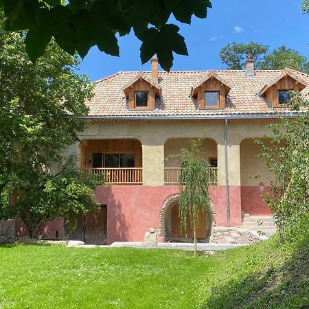 Les Cabanes Du Dauphine Et Logis A La Ferme แก็ป ภายนอก รูปภาพ